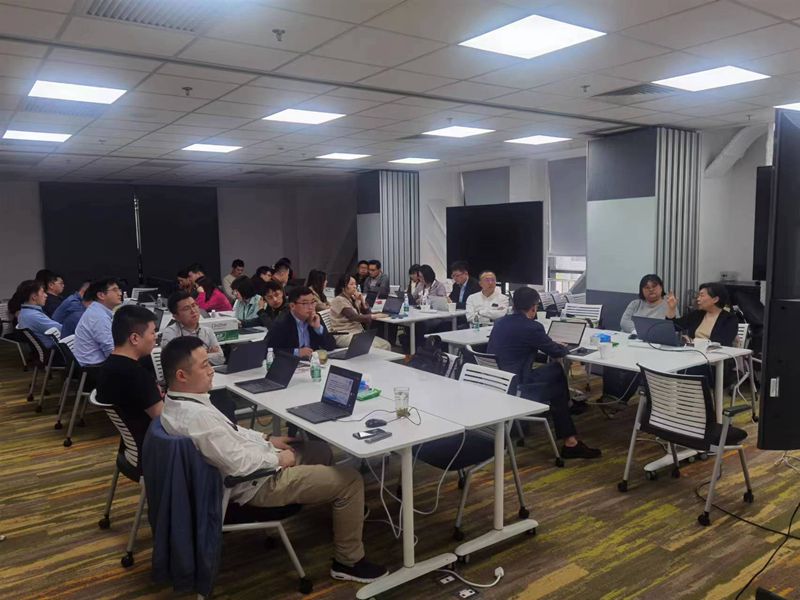 April 26th, Vice President Helen and marketing person participated in Arrow Seminar